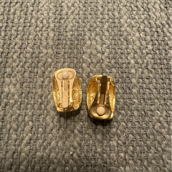 80’s Clip On  Green and Gold Women's Earrings - Picture 2 of 5